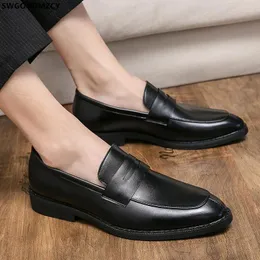 Klädskor formella öre loafers män läder från Italien coiffeur party för 2024 chaussure homme luxe mark