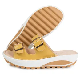 Tasarımcı terlik slaytları moda macaron sandalet bayanlar yaz plajı gündelik flip floplar yükseltme terlikleri tasarımcı terlik sandalet pamuk kabarık kürk