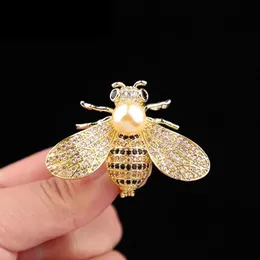 2021 Luxury Designer Men Women Pins Brooches Gold Silver Letter Brooch Suit Dress for Party Nice Gift7936236