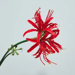 Dekorativa blommor röd lycoris glödlampor datura konstgjorda siden spindelliljor utomhus faux grönska falska växter hem trädgård dekoration