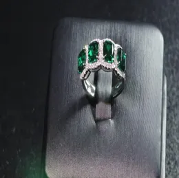 5x6mm Uzun Sentetik Emerald 14K Beyaz Altın Nişan Yüzüğü Yakınlıkta Mesih Taşları