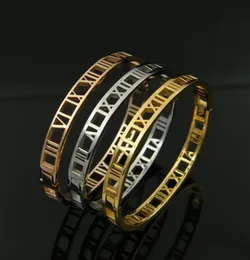 Bangle Selling Highend Sirocco Skinny Ms Roman siffror Hollow Armband Fashion Titanium Steel8980066