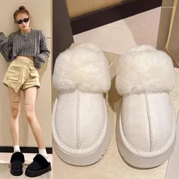 Chinelos 2024 Inverno Mulheres Espessas Bottom Pelúcia Externa Casal Casal Sapatos de Algodão Mop