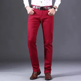 Jeans da uomo rosso vino stile classico Pantaloni da lavoro casual in denim dritto elasticizzato Pantaloni di marca maschile 240130