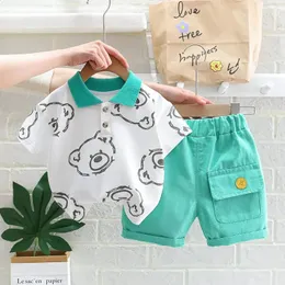 Neue Sommer-Baby-Kleidung Set Childrens Jungen und Mädchen Cartoon Bär T-Shirt Shorts 2 Stück/Set Childrens Casual Clothing Childrens Track and Field Clothing 240218