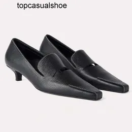 Toteme designer de qualidade padrão sapato de couro lichia Puro genuíno original dedo do pé quadrado salto gatinho boca aberta sorriso único sapato minimalista salto médio sapatos Lefu para w