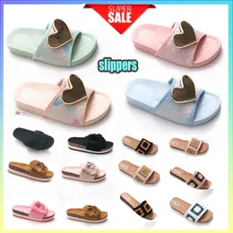 Designerplattform Anti-Collision Pannband Slides tofflor Män Kvinnan bär resistenta anti-läder Mjuka sulor Sandaler Flat Beach Slipper Storlek 36-40