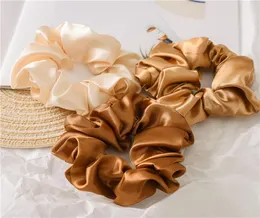 1PC Satin Silk Silne Kolor Scrunchies Elastyczne opaski do włosów 2019 Nowe kobiety dziewczęta Hair Akcesoria Kucyk Uchwyt do włosów Rope2943769