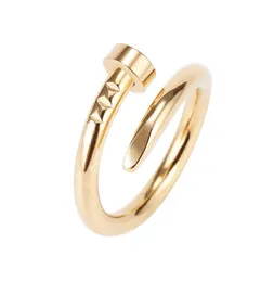 2020 Nowy paznokcie Titanium Pierścień Women039s Moda Biżuteria ze stali nierdzewnej Web Celebrity Allmatch Mashing Ring8951476