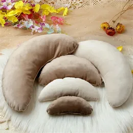 1 Set Baby Posing Aid Pillows born Pography Props Moon Shape Pillow Girl Boy Studio Po Shooting Background Accessories 240127