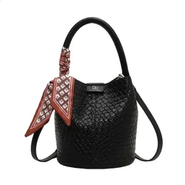 Sacos de balde de luxo designer saco feminino moda tecido padrão bolsas bolsa ombro com lenços handheld saco do mensageiro 240125