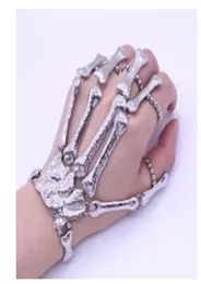 Nachtclub Gothic Punk Schädel Finger Armbänder für Frauen Skeleton Knochen Hand Armbänder Armreifen 2020 Weihnachten Halloween Gift1853026