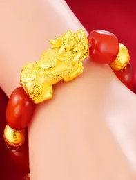 Wietnam Goldplated Pixiu Feng Shui Łańcuch ręczny Czerwony Agat Bransoletka Mascot Lucky Women Jewelry7097827