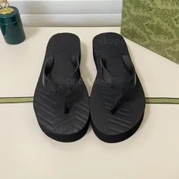 Sandali di perizoma in gomma Piattaforma Sandles Flip Flops Summer Muli piatti Sanghi sandali Famoso designer Domande Scivolano su cursori Sandalo Summer Beach Sandal Scarpe