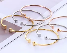 Armreif mit doppelter T-förmiger Diamantöffnung und rosévergoldetem Armband für Damen 7909973