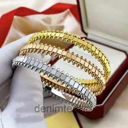 Clash de Armband Gold Bangle Designer smycken för kvinnor Män 18K Rose Silver Plated Rotertable Bullet rostfritt stål smycken designers kvinna man gåva storlek 17 vv0q