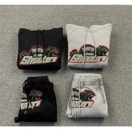 모션 디자인 트랙 슈트 FW Trapstar Hoodie Suit 남자 여자 Red Black Tiger Head Towel 자수 후드 스웨트 셔츠 봉제 2024 패션