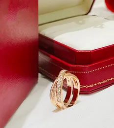 Luxurys Designer-Ring, modisch, Diamant-Inlay, hochwertige Verarbeitung, klassischer Stil, neuartiges Paar, Freizeit, Männer und Frauen, geeignet für Fo9819526