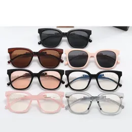 Summer Ladies Woman Fashion Outdoor Plastikowa ramka Silver Okulary przeciwsłoneczne Kobiety Kwadratowe okulary słońca Jazda Słońce Kieliszki Różowe okulary rowerowe Różowe okulary