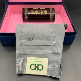 Jeans masculinos designer jeans de cor clara, moda masculina de verão ultrafino slim fit com pés pequenos, 2023 novas calças cinza brancas de alta qualidade KUML