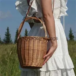 Shoulder Bags 2022 New Women Handmade Straw Shoulder Bags Vintage Style Women Ribbon Bucket Bags Holiday Beach Totes Drop ShippingH24219