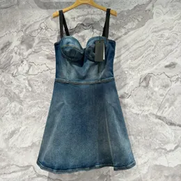 Vestido feminino Marca de moda européia Blue jeans reuniu mini vestido escorregadio