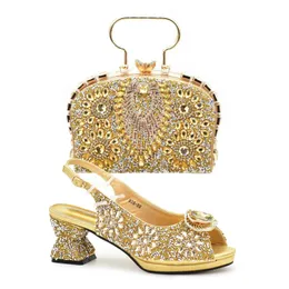 ارتداء أحذية Doershow African Fashion Italian and Bags Sets for Evening Party with Stones Gold Handbags Match Facts! HYQ1-2