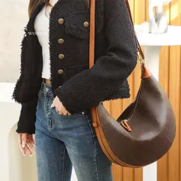 Brand 10A Mirror Designer Loop Bag Hobo Half Moon Facs Hounder Highting Highting Highting Leather Womane Women Crossbody Messenger Presh مع أكياس حزام