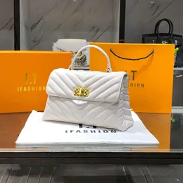 2023 Nova moda feminina e na moda caviar simples um ombro cruzado pequena bolsa quadrada high end 100 pares bolsa 75% vendas diretas da fábrica