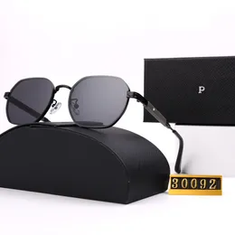 مصمم نظارات شمسية رجال العلامة التجارية الفاخرة الإطار المعدني المستقطب الكلاسيكية النظارات السوداء عتيقة الصيف ظلال في الهواء الطلق مع مربع