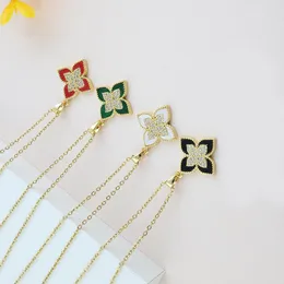 Klassiska hänghalsband för kvinnor eleganta 4/fyra bladklöver högkvalitativ chokerkedjor Crystal Designer smycken guldpläterade Sier Girls Christmas Gift