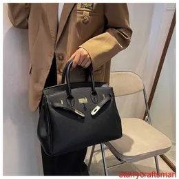 Genuine Leather Bags Trusted Luxury Handbag Handbags Lychee Pattern Horizontal Square Solid Color Large Soft Handle Lock Buckle Bag Platinum Bag Wome with LOGO HB4A