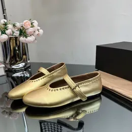 2024 Lady Sheepes Sheed Doede Leather Sexy Ladies Hoels Handals Sandals Shoes Fylege Round Toe Hearts Rivets Buckle Summer Ballet Shoes The Catwalk Slip-On Size 34-43