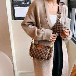 Tre i en 2023 Autumn/Winter New Korean Handheld Single Shoulder Crossbody Fashion Printed Women's Bag 75% Factory Direct Sales