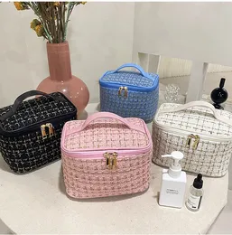 Fashion Women Tote Bag Checkered Handheld Makeup Bag Large Capacity Portable Handbag Washing and Storage Bag Makeup Box Travel Wholesale