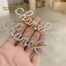 Fermagli per capelli Barrettes 2024 Donne Perla Strass Lettera Fermaglio per capelli Bling Lettera Barrettes Accessori per capelli moda per regalo Festa Tornante 2024