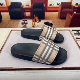 Slippare Luxury Brands Designer Slippers Stripe Sandals Brown Slippers Kvinnor och herrskivor Platta botten utomhus strandskor hemskor