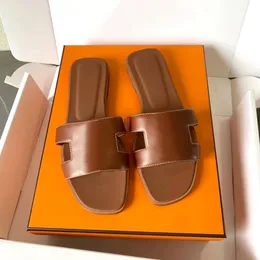 Casual Shoes Classic Slipper Sandal Summer Beach Sliders Luxury Designer äkta Leather Mens Womens Flat Mens Comfort Sandale Travel Lady Slide Mule Box Size 35-46