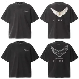 Designer Luxury Essentials Classic Kanyes Wests T Shirt Fogs Back Peace Dove Design Tryckt Mens och Womens Top Summer Botton Cotton Loose Tee