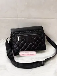 Depolama Çantaları 28x6x18cm Moda Aşağı Spor Çantaları Vintage Messenger Çantası CC Günlük Depolama Çantası