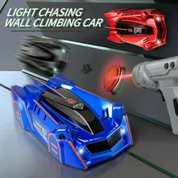 Aerial Racing Car Wall Climbing RC Car Toy Childrens pojke Infraröd spårning Noll Gravity Laser Guided Charging Christmas Toy 240221