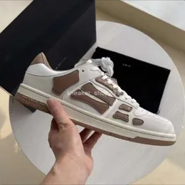 Sıradan Amiiri Designer Çift Ayakkabı Moda Sneaker Trainer High Edition Style 2024 Yeni Tahta Aynı Erkekler Modeli Orijinal Deri Panda Kemik 08md