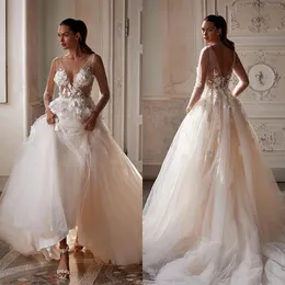 Fancy Lace Wedding Dresses 3D-Floral Appliques Bridal Gowns A Line Long Sleeve Backless Bride Dresses Custom Made Plus Size