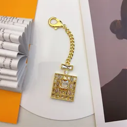 Stylish Crystal Piller Keychains Luxury Keychain Fashion Bag Pendant Gold Diamond Designer Key Chain Womens Men Gift Keyring Street Gentleman