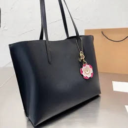 Sacca di design da donna coa coa tote autentica borse per borse per borse per la spiaggia di grandi dimensioni da spiaggia di lusso traveloni nera con spalla nera borsetta portatile