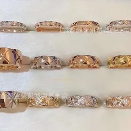 مصمم حلقات شانيلز الذهب الفضة حلقة Coco Lingge Ring للرجال نساء زوجين حلقة النحت سميكة مطلي بالماس شبكة أحمر الخاتم الأحمر