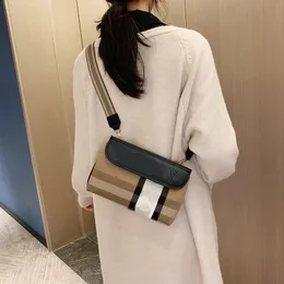 Şık çizgili kontrast gündelik kadın çanta omuz diyagonal çanta çok yönlü kadın tasarımcı çantaları lüks cüzdanlar ve çanta