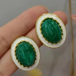 Kolczyki Dangle Green Vintage Creative Ear Studie Elegancka wszechstronna luksusowa kolacja z zachodnią konsystencją kobiet