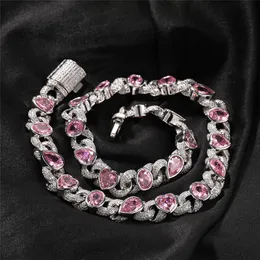 Collana a catena a maglie cubane a forma di amore con zirconi ghiacciati per uomo e donna Collana a catena con colletto di diamanti rosa dal design di lusso