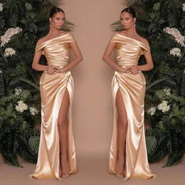Elegant Champagne Gold Mermaid brudtärklänningar klänningar från axeln charmeus prom klänning delade kvällsklänningar